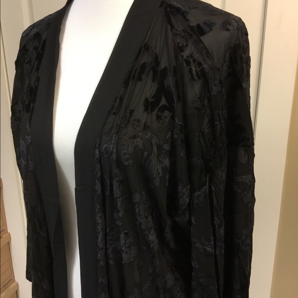NWT BLACK VELVET EMBOSSED KIMONO ROBE - Picture 3 of 6